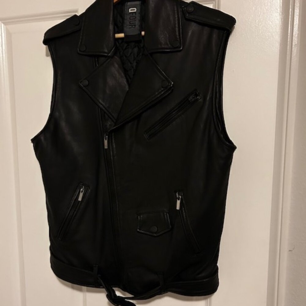 Leather Vest. Size L.